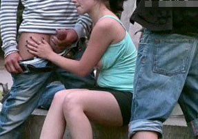 mulher transando na rua sexo em público